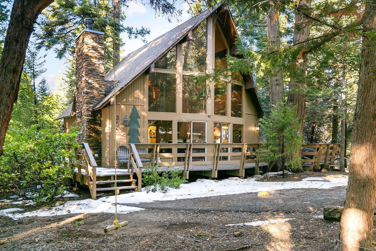 Tranquil Lodge Nestled in the Trees Arrowhead Rentals